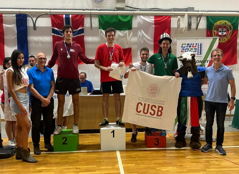 Premiazione Simone De Vito argento tennis tavolo